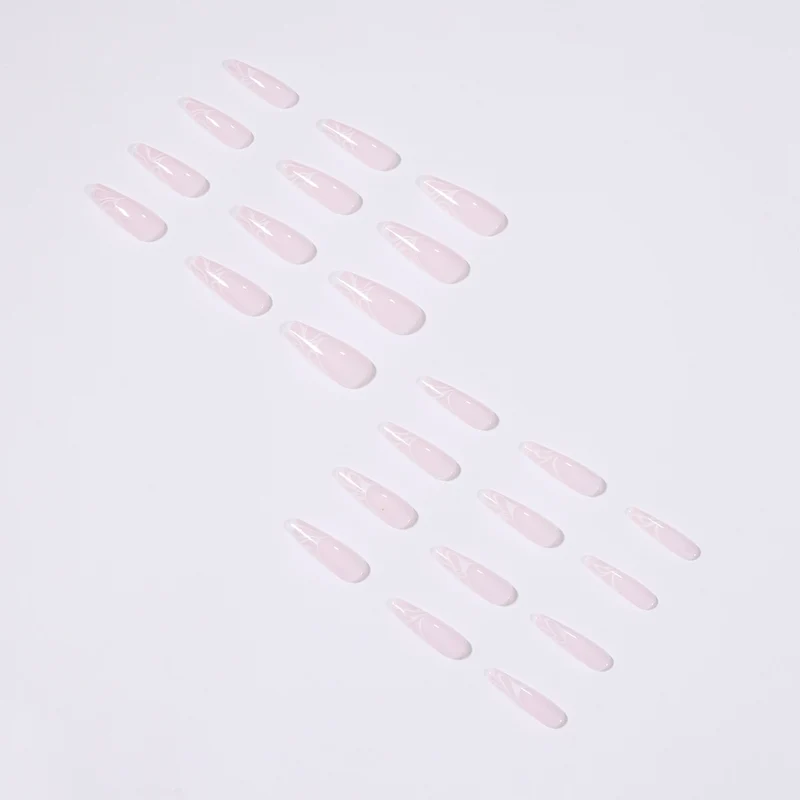 Kunstvolle Nagelverlängerungen mit elegantem Fluid-Design Karnz