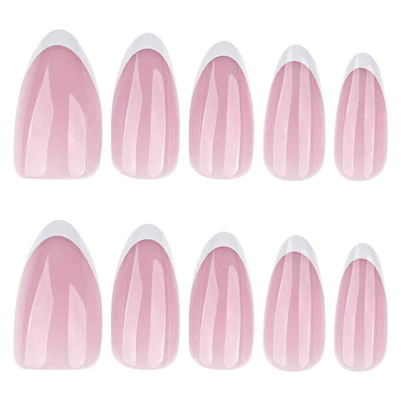 Kunstvolle Nagelverlängerungen mit elegantem Farbverlauf und präzisem French-Tip Karnz