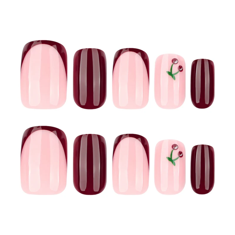 Kunstvolle Nagelverlängerungen mit elegantem Farbverlauf und filigranen Akzenten Karnz