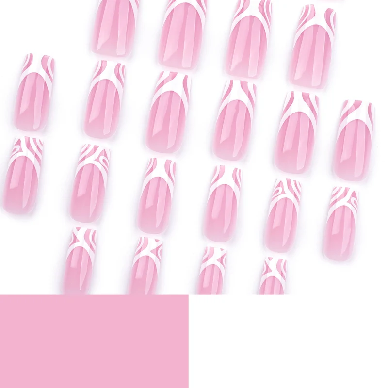 Kunstvolle Nagelverlängerungen mit durchscheinendem Design und eleganten Linien Karnz