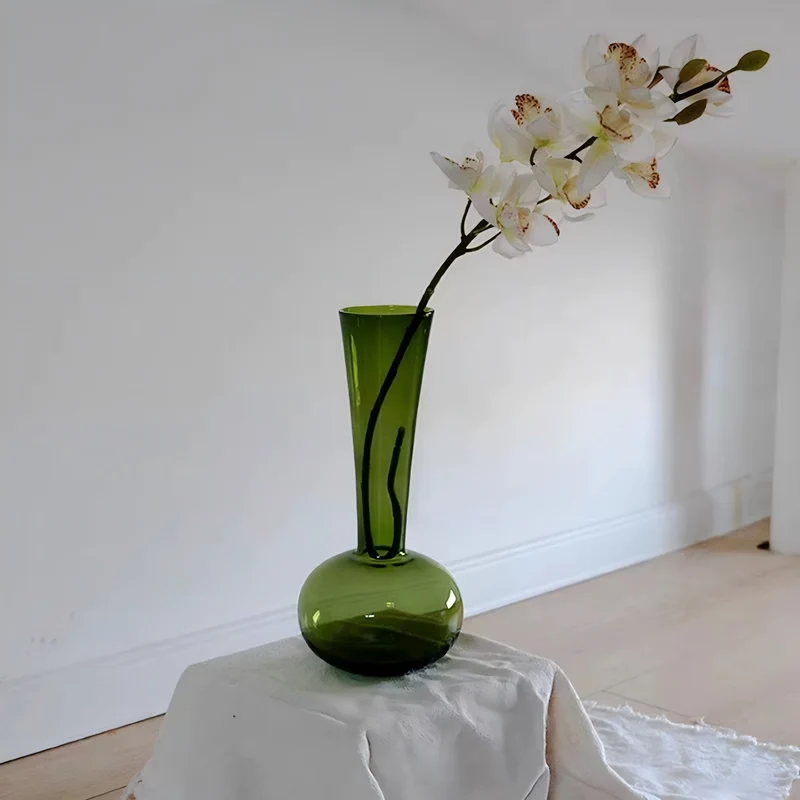 Hochwertige Glasvase mit schlankem Design Karnz