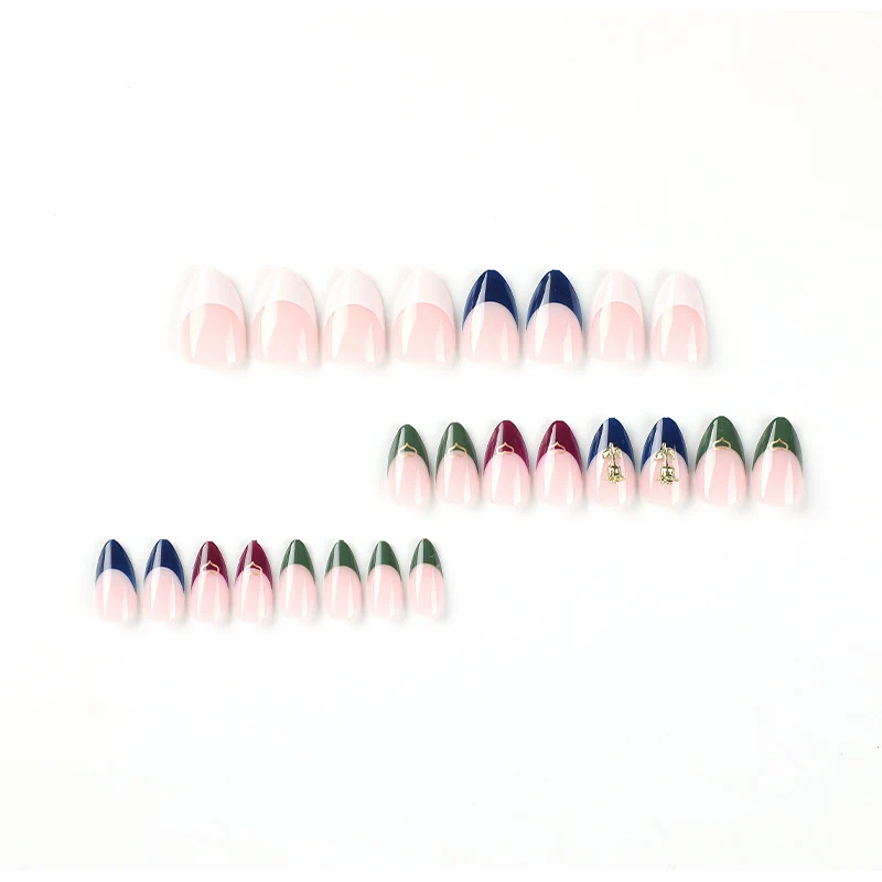 Kunstvolle Nagelspitzen mit Glamourösen Akzenten Karnz