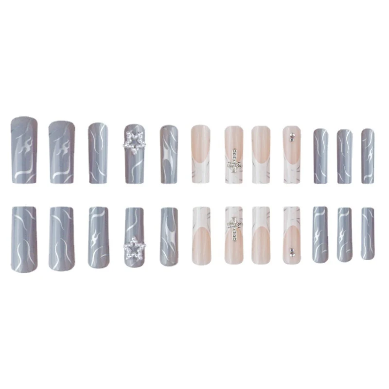 Stylische Lange Acryl-Nagelverlängerungen mit Edelsteinakzenten Karnz