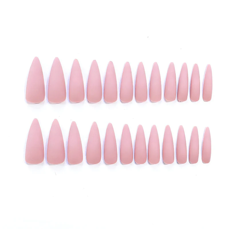Matte Stiletto-Nagelverlängerungen Karnz