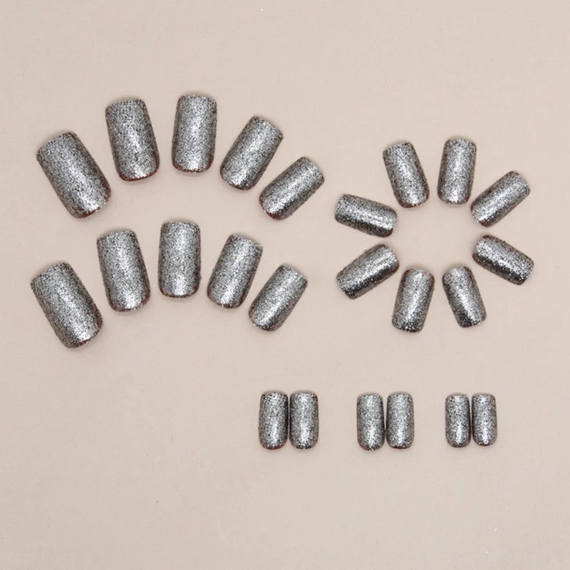 Glitzernde Press-On Nagelverlängerungen Karnz