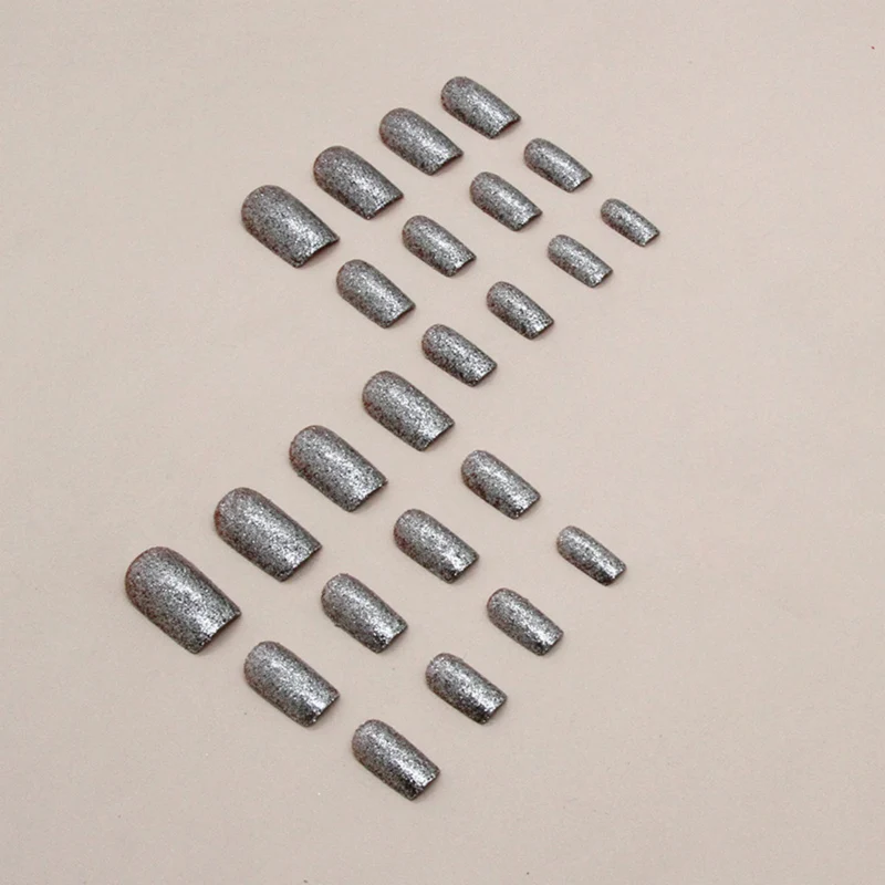 Glitzernde Press-On Nagelverlängerungen Karnz