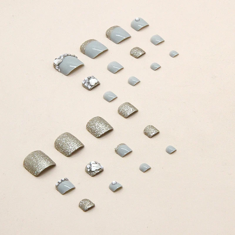 Glamouröse Glitzernde Falsche Nagelkunst Karnz