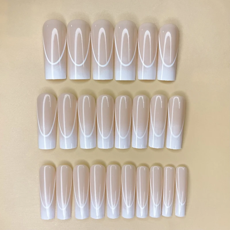 Elegante französische Tipp Lange Nagelverlängerungen Karnz