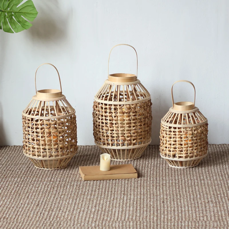 Handgefertigte Rattan-Laterne Karnz