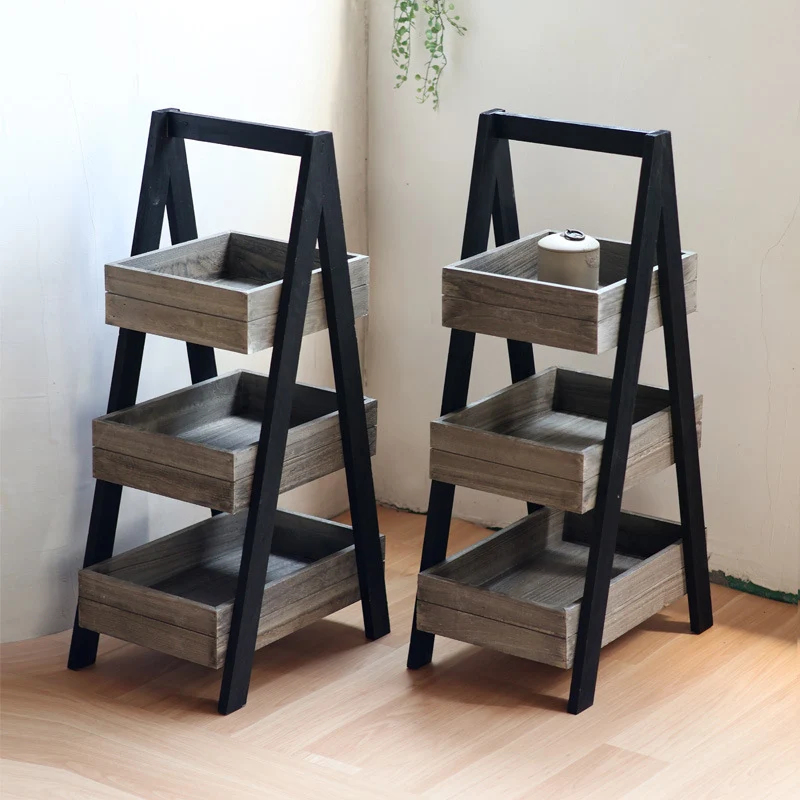 Dreitüriger Holzablage mit modernem Design Karnz