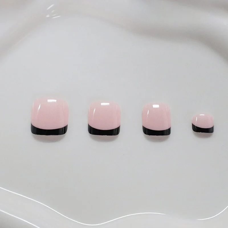 Chic French Tip Nagelkunst Karnz