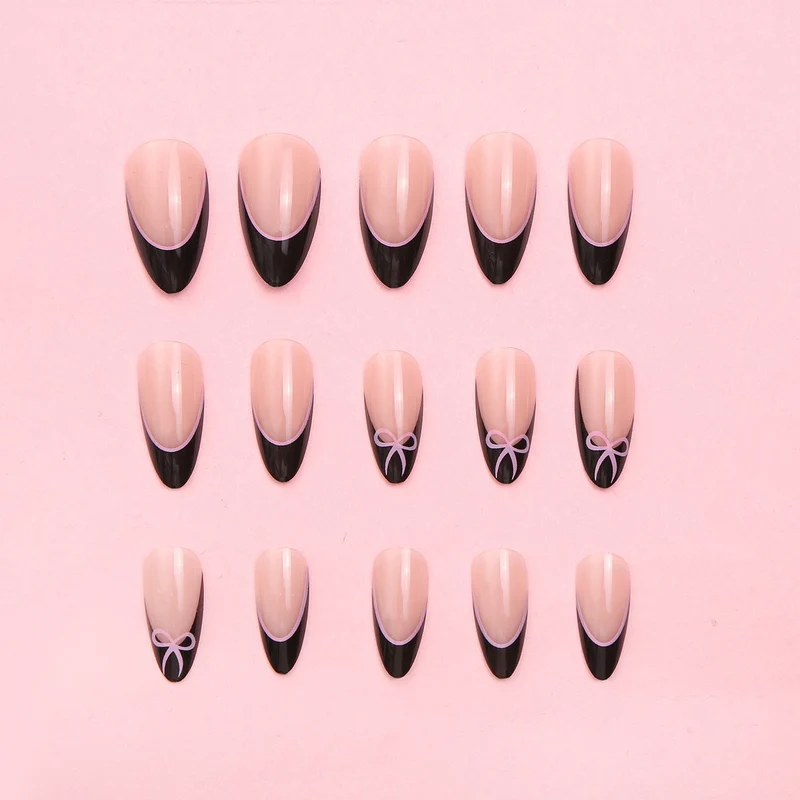 Stylisches DIY Press-On-Nagelkunst-Set Karnz