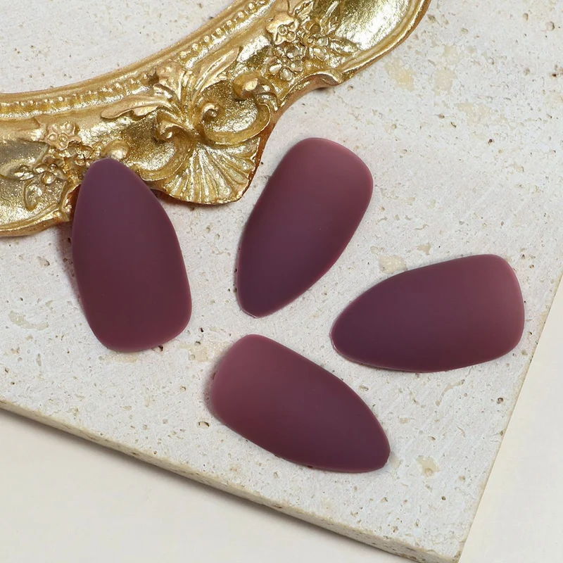 Matte Stiletto Press-On Nägel Karnz
