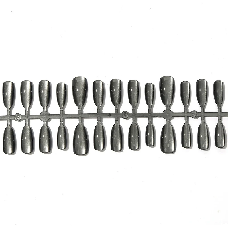 Glänzende Stiletto Press-On-Nagelverzierungen Karnz