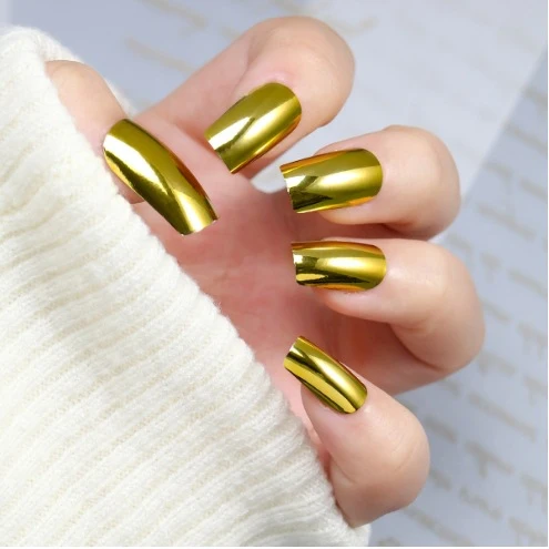 Glänzende metallische Press-On Nagelkunst Karnz