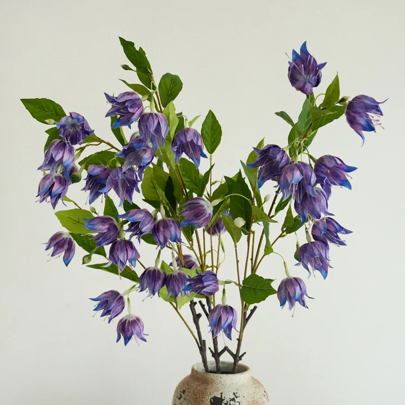 Dekorative Kunstblumen Karnz