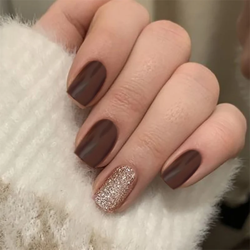 Glamouröse Acryl-Nagelverlängerungen Karnz