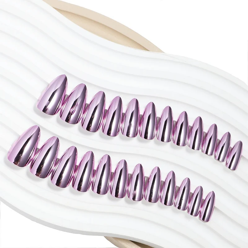 Elegantes Spiegel-Finish Press-On Nail Set Karnz
