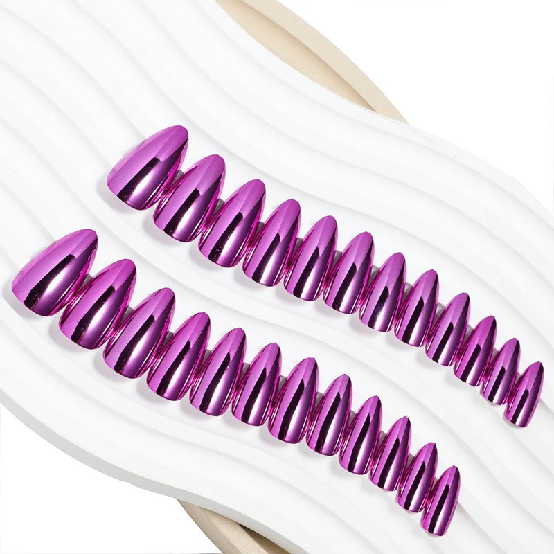 Elegantes Spiegel-Finish Press-On Nail Set Karnz