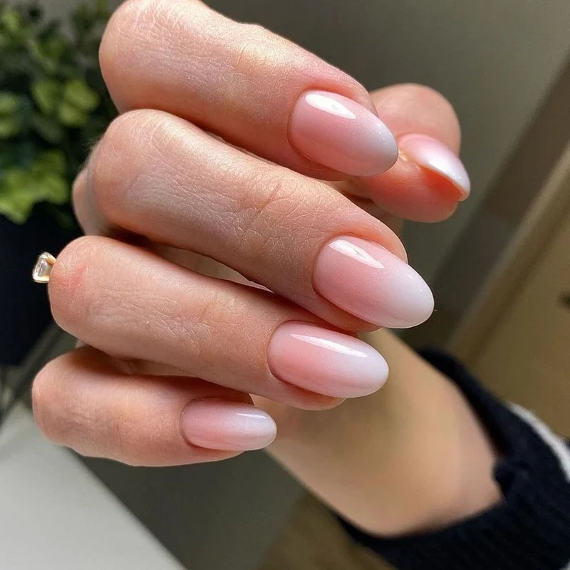 Elegante Glänzende Press-On Nagelspitzen Karnz