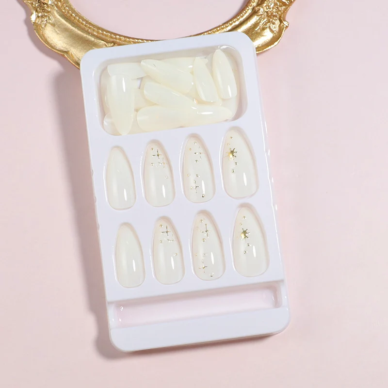 DIY Elegantes Aufklebenägel-Set Karnz