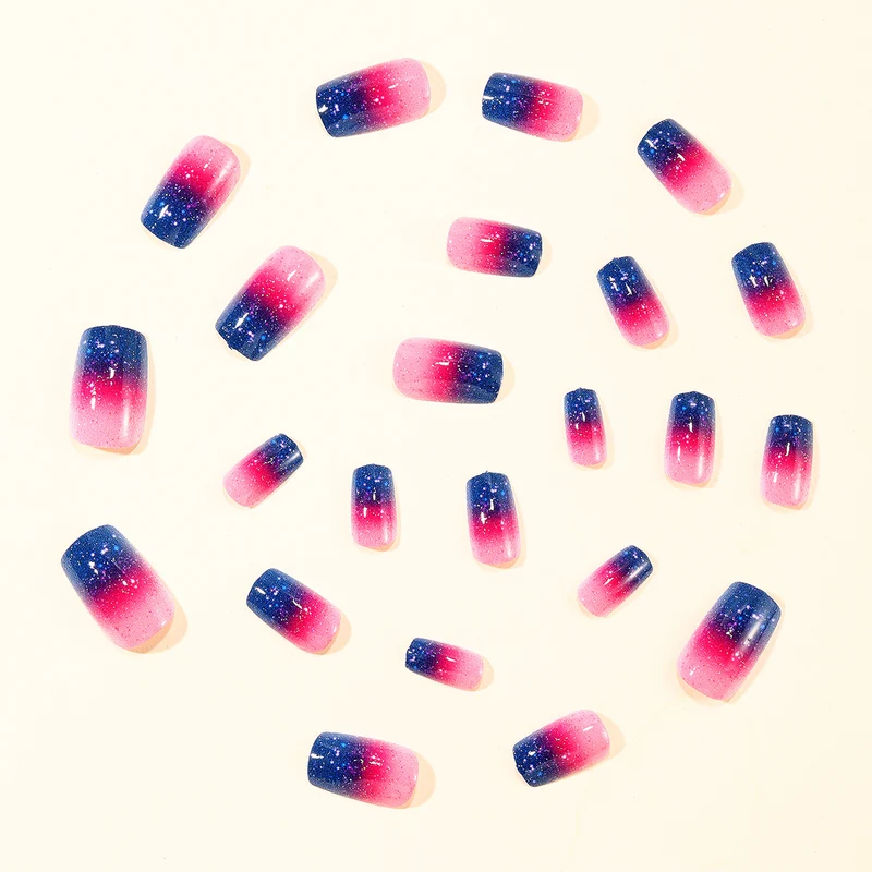 Funkelnde Ombre Nagelkunst-Erweiterungen Karnz