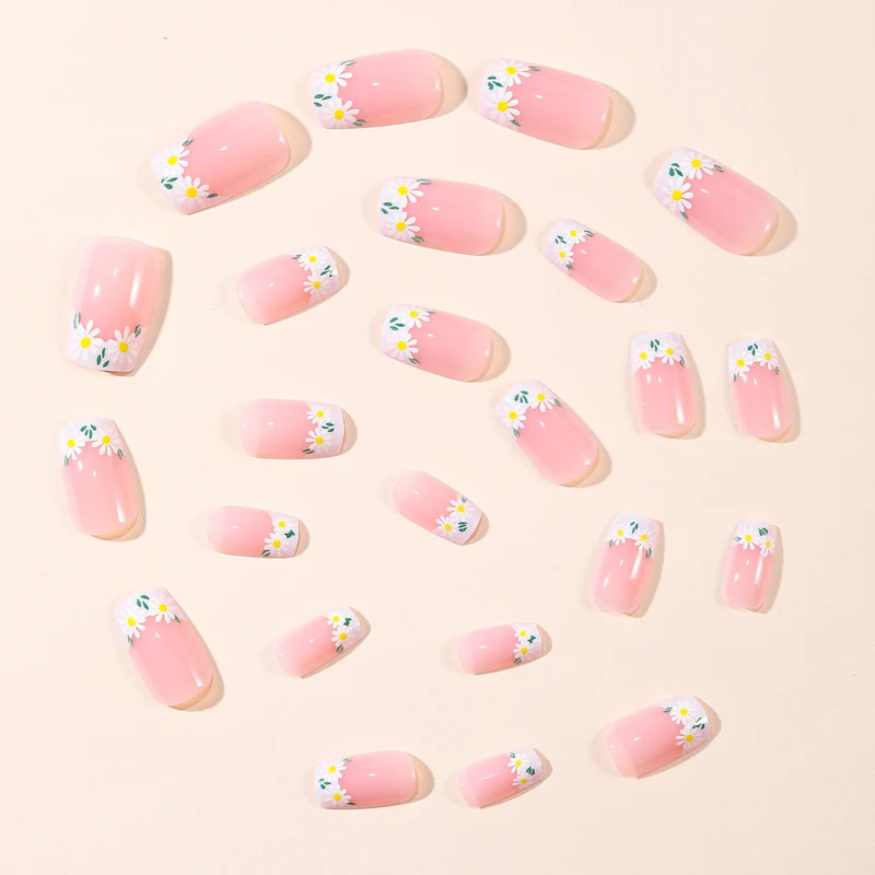 Florales French Tip Nagelkunst-Set Karnz