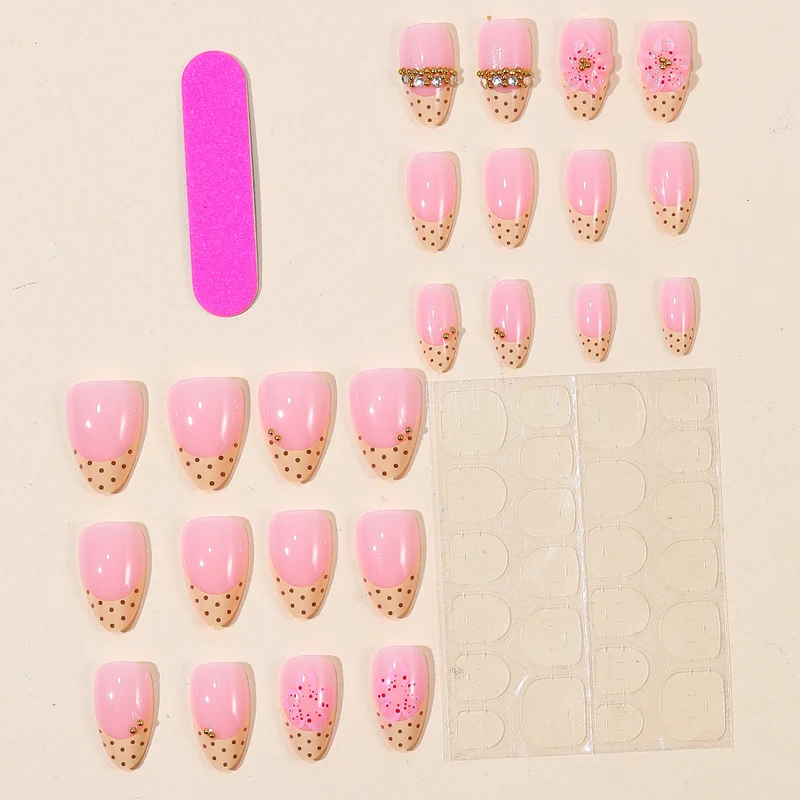 Florale Akzent-Gel-Nagelkunst Karnz
