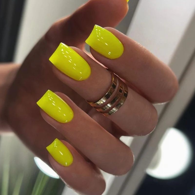 Glänzende Gel-Nagelkunstverlängerungen Karnz