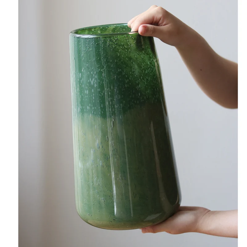 Hohe Kunstglas Ombre Zylinder Bud Vase mit eingeschlossener Blasenstruktur Karnz