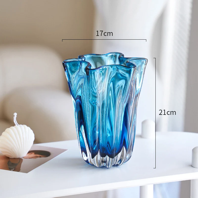 Mouth-blown gerippte Blütenrand dekorative Glas Tischvase Karnz