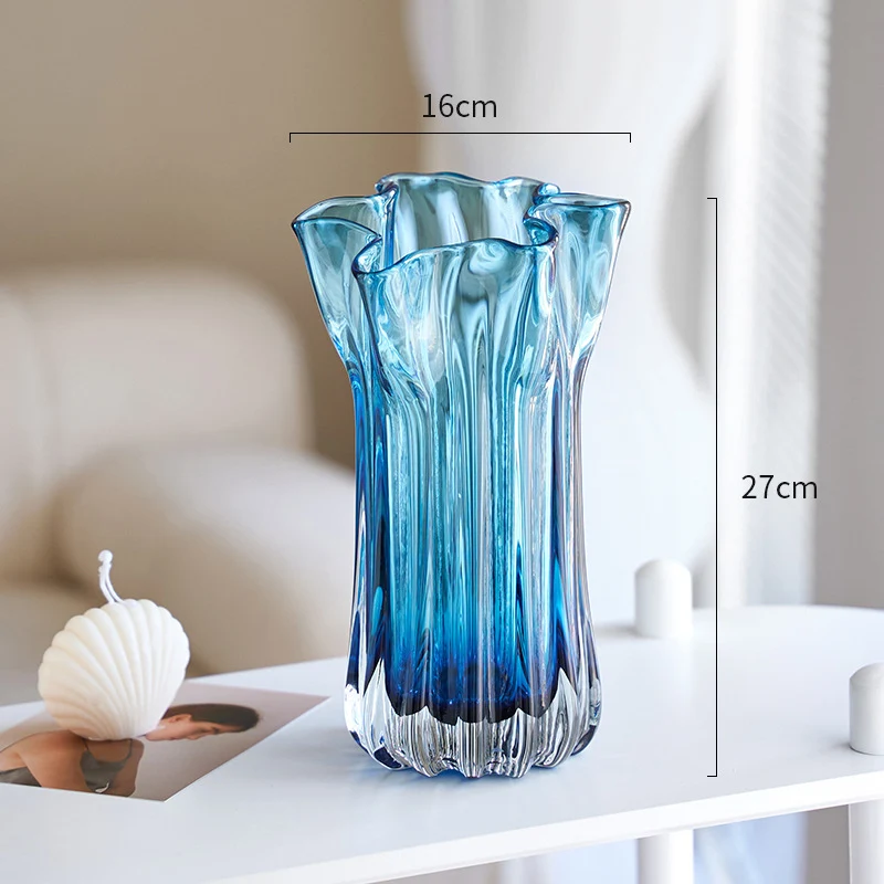 Mouth-blown gerippte Blütenrand dekorative Glas Tischvase Karnz
