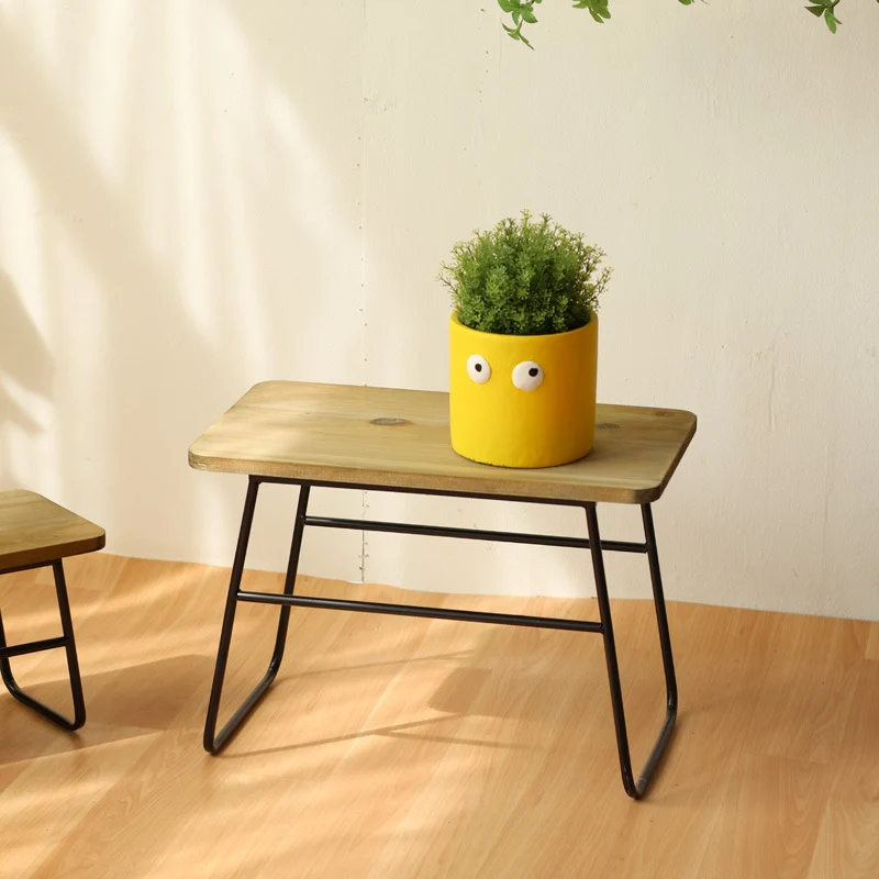 Moderner Couchtisch im minimalistischen Design Karnz