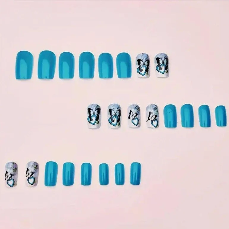 Künstlerisches Schmetterling Nagelkunst Design Karnz