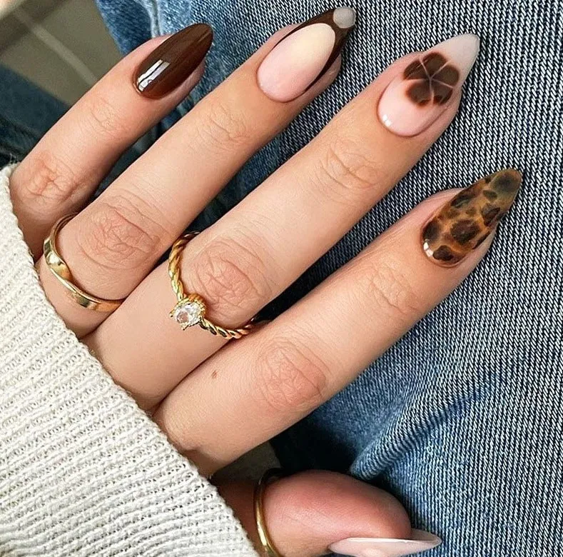 Künstlerische 3D Blumen Nagelkunst Erweiterungen Karnz